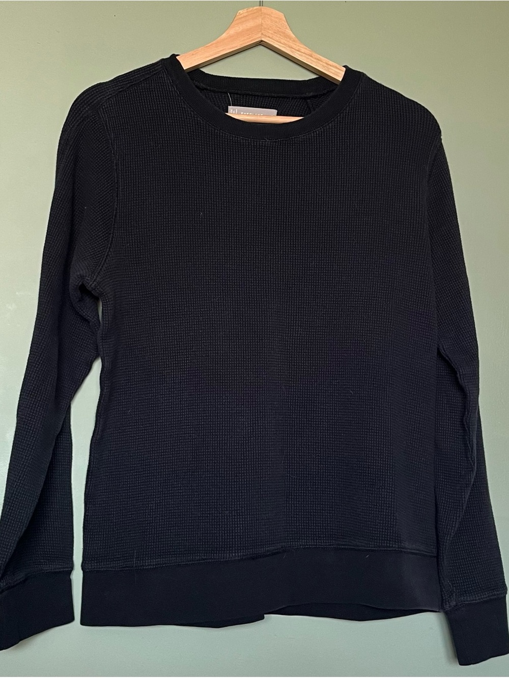 Everlane Men’s Black Waffle Knit Long Sleeve Top – Size Small